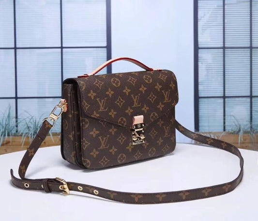 Louis Vuitton Pochette Métis